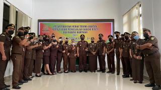 Kajari Kampar Pimpin Sertijab Kepala Seksi Pengelolaan Barang Bukti dan Rampasan